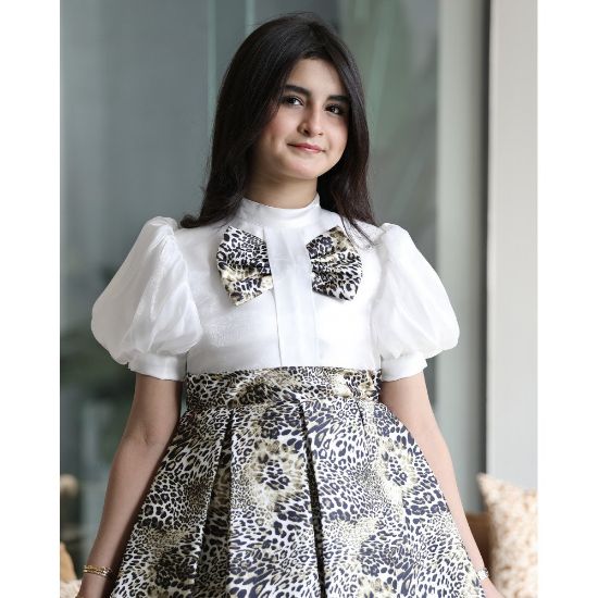 صورة فستان بناتي نمري بفيونكة صدر وأكمام منفوشة - M3719